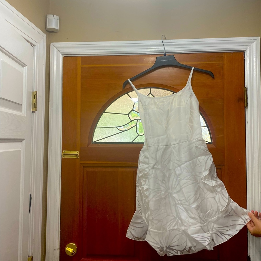 BRAND NEW BEAUTIFUL White floral ruffled dress